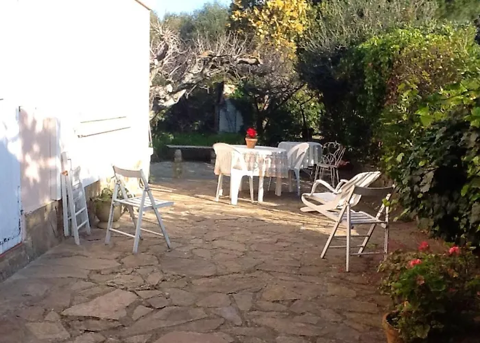 Appartement de 2 chambres a Hyeres a 400 m de la plage avec jardin amenage et wifi